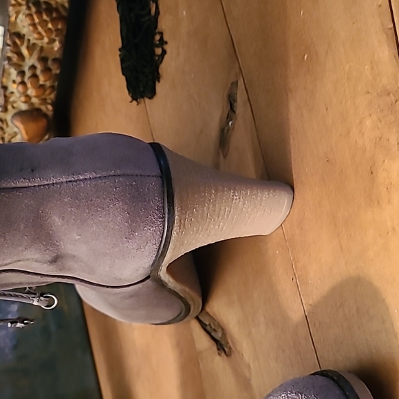 Really cool Johnson and Murphy top suede boots with zipper never worn - Picture 4 of 6